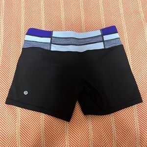 Lulu lemon cropped black shorts with patterned waistband